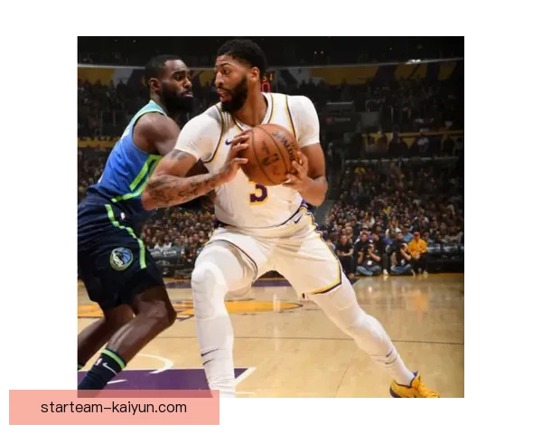 戴维斯技术细节拆解：盘带与防守转换表现稳健